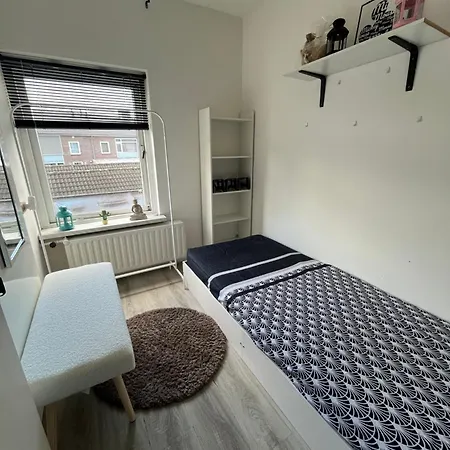 In بيت ضيافة *